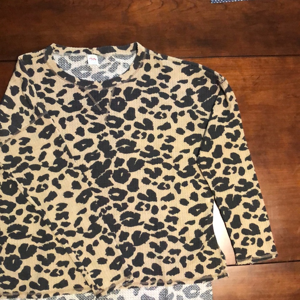 Long sleeve cheetah print